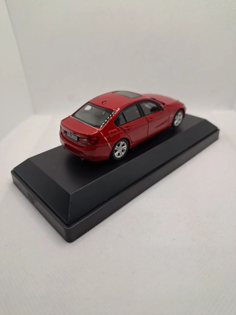 Miniatura BMW 3 Series - Escala 1/43 - Foto 2