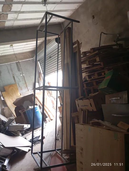 Estrutura de Metal para Prateleira