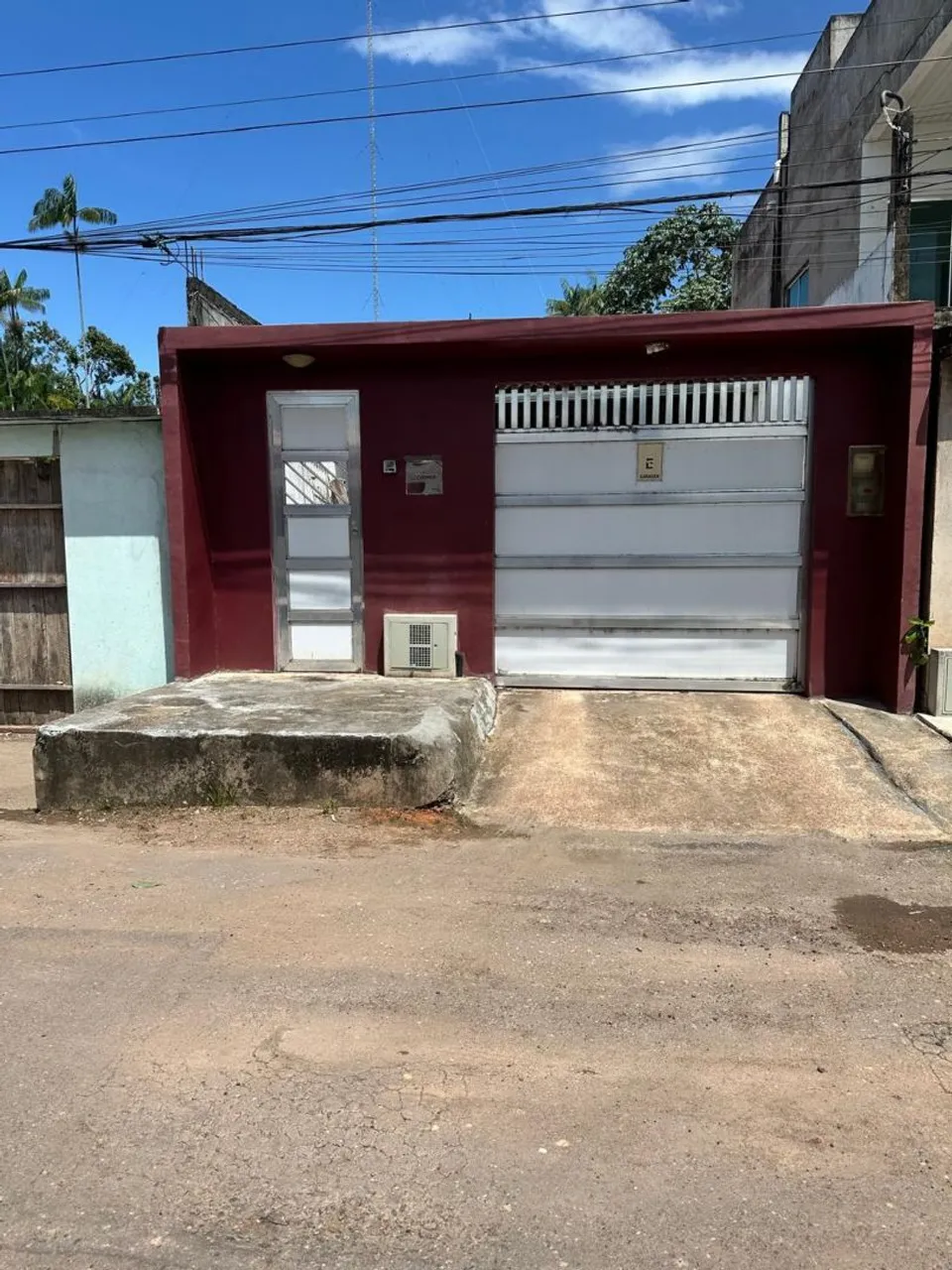 CASA BEM LOCALIZADA BAIXOU 165 MIL 