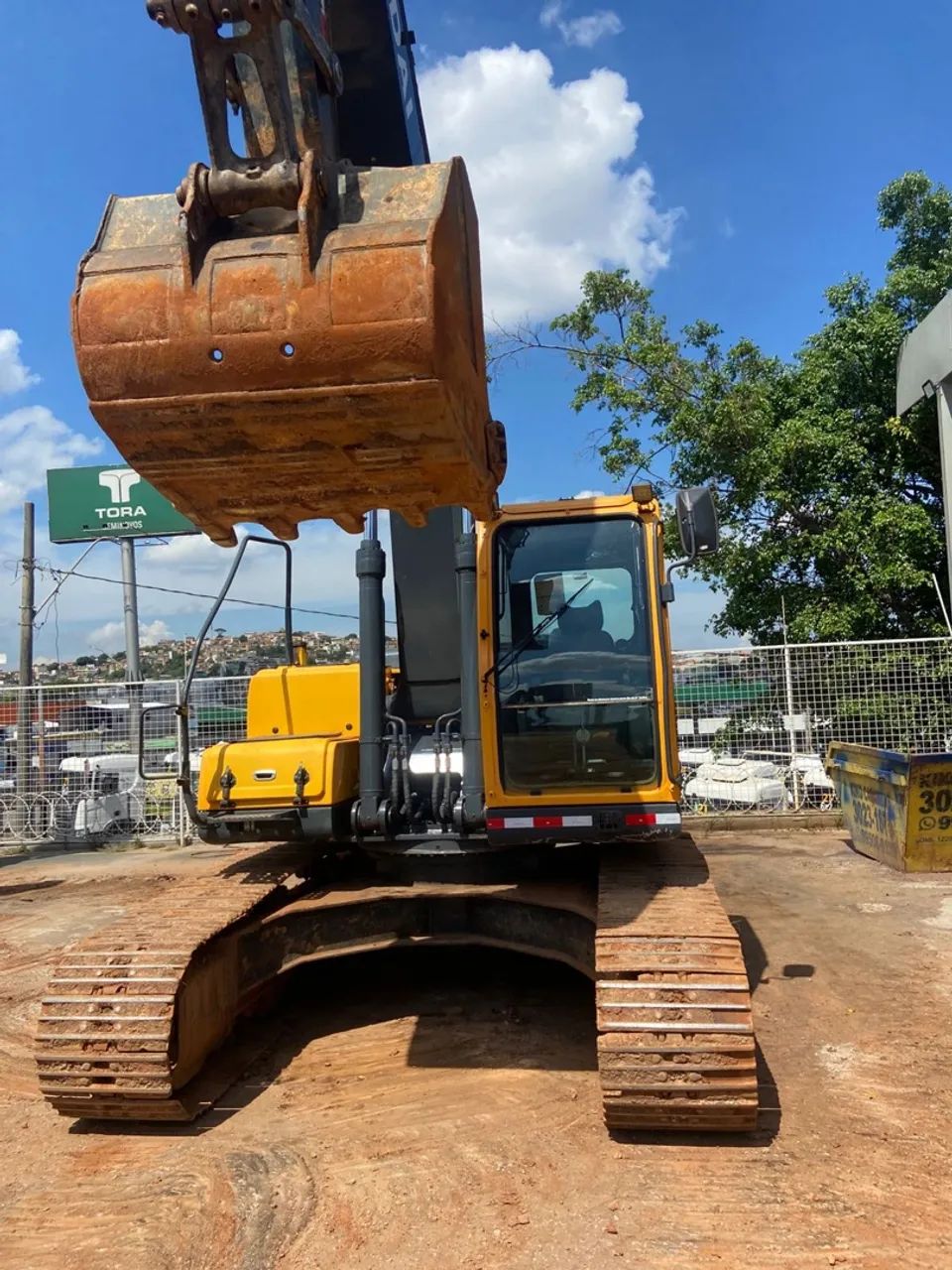 Escavadeira Hyundai R220 - Foto 2