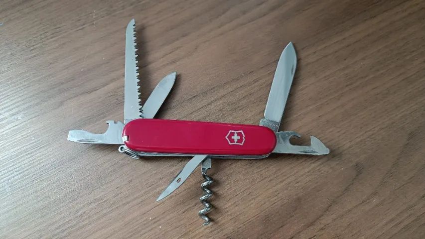 VT1559 - Victorinox Camper Original