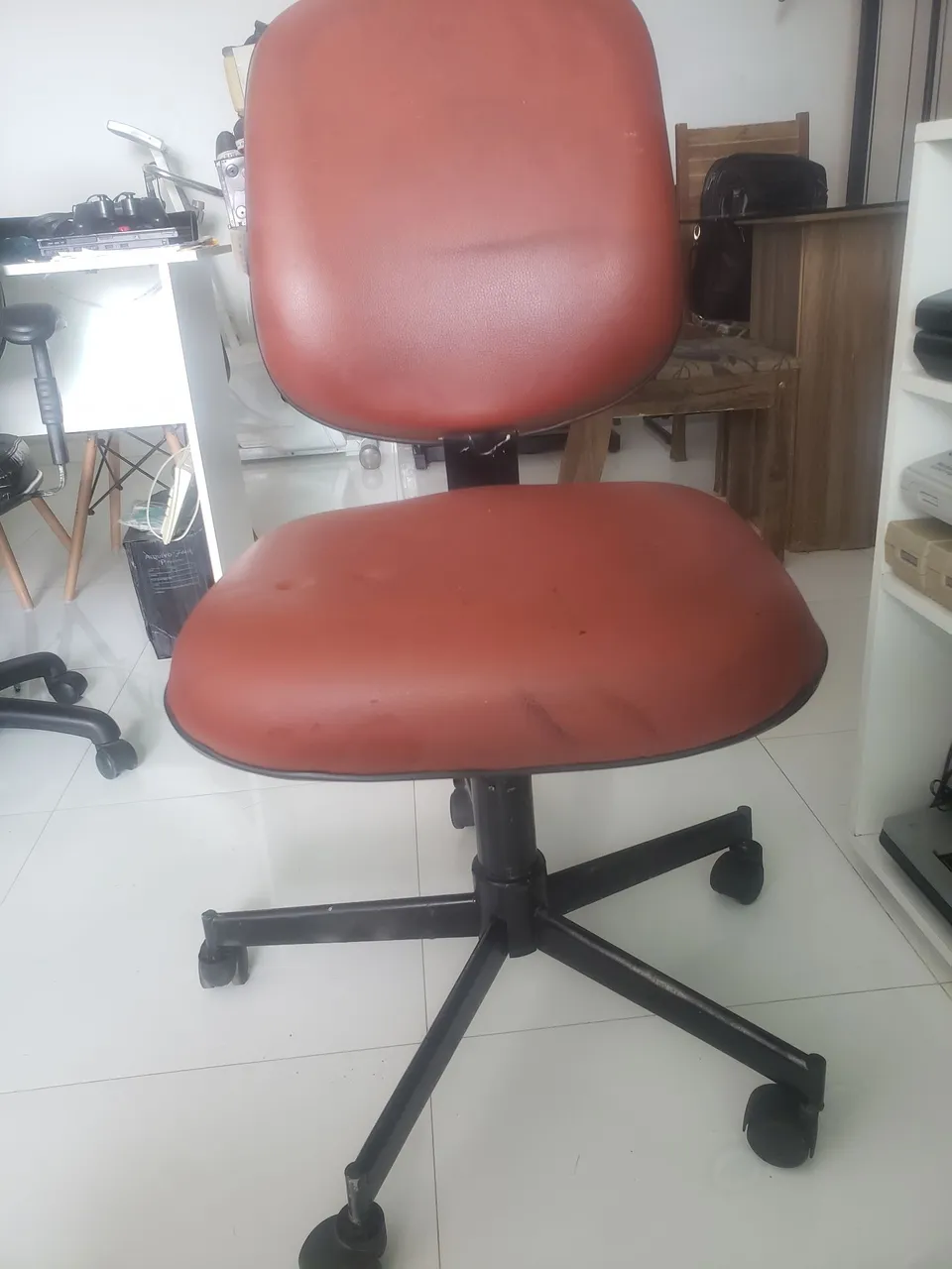 Cadeira de Escritório com Rodinhas