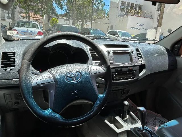 Toyota Hilux CD SRV D4-d 4X4 3.0 TDI Diesel AUT 2015 - Foto 7