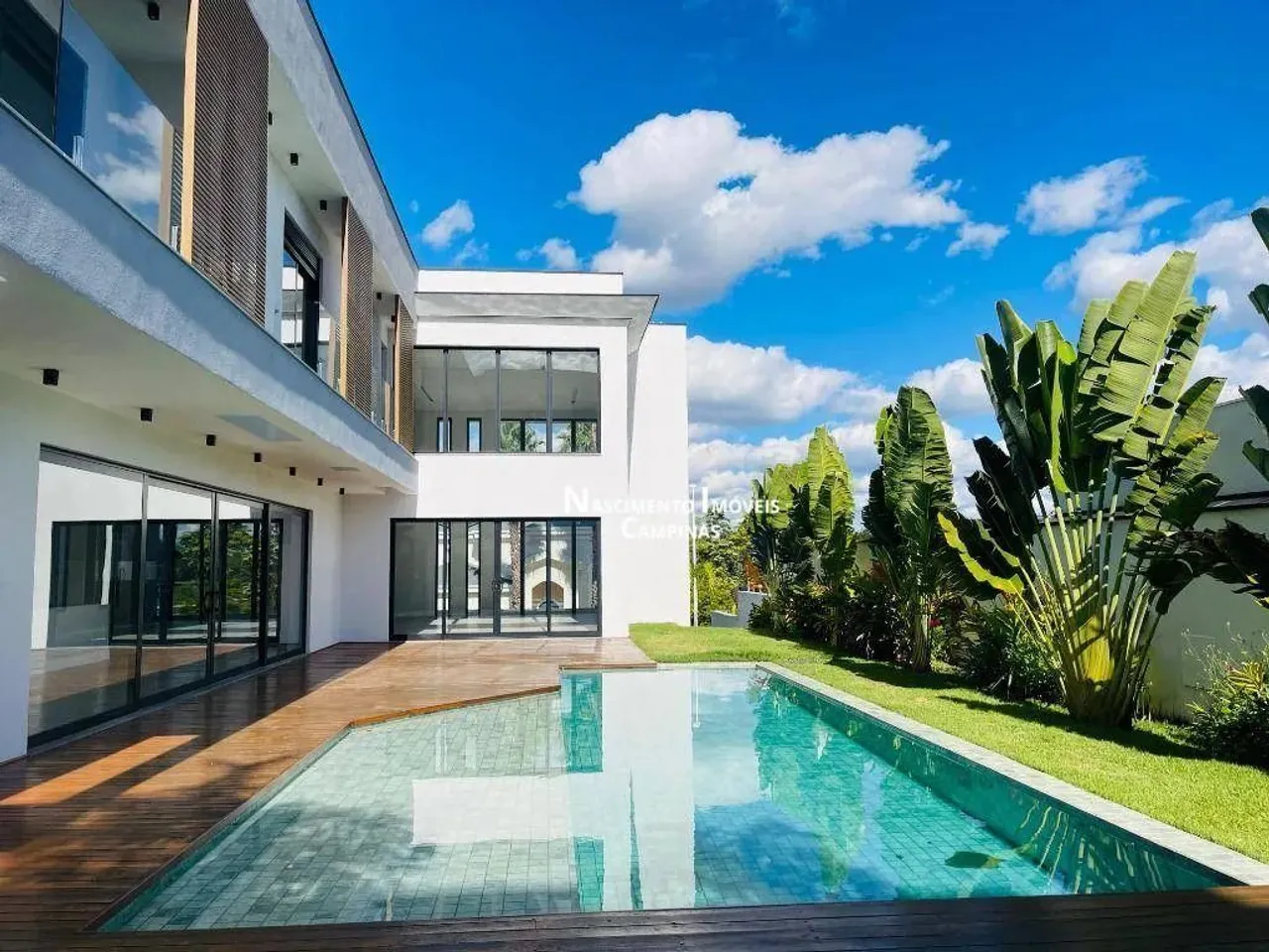 Valor Imperdível! Casa com 4 suítes à venda, 540 m² por R$ 4.590.000 - Condomínio Mont Bla