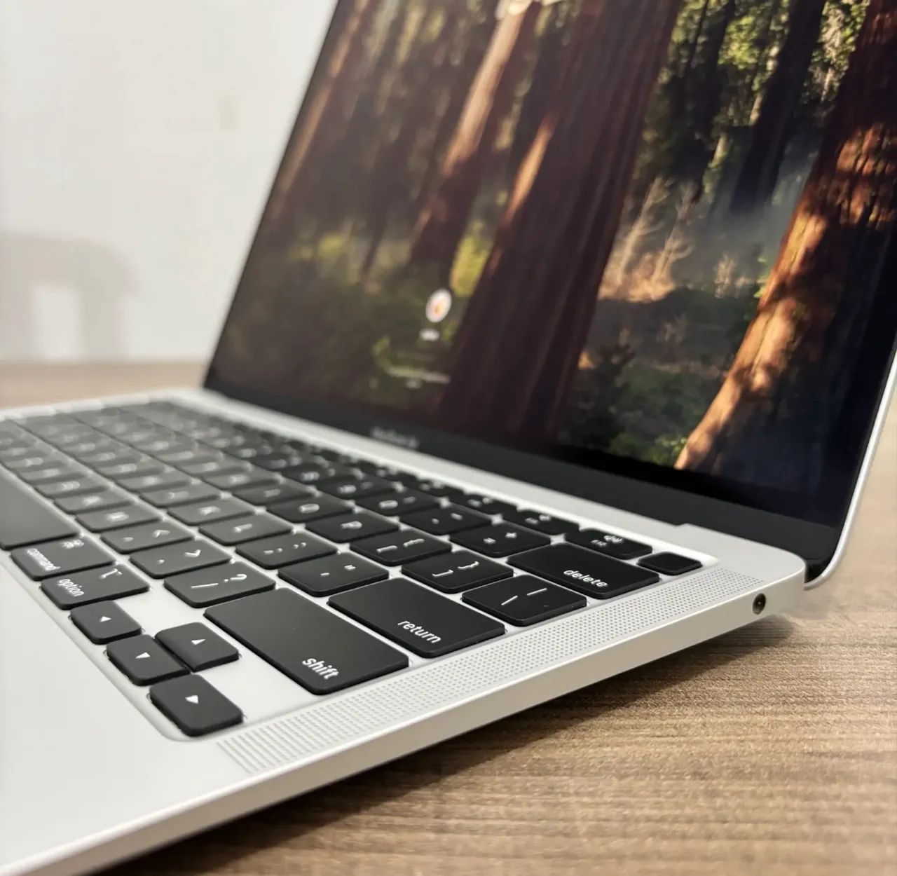 【箱あり】Apple MacBookAir M1 Apple Macbook Air M1 8gb 256gb Prata - Notebooks - Ponta Verde