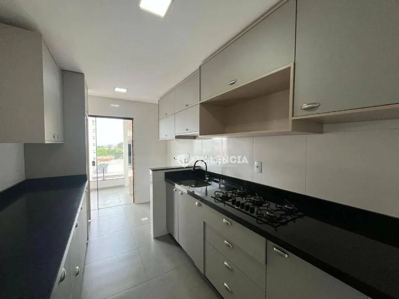 Apartamento Semi Mobiliado para Alugar por R$2.600,00 na Rua Vitória 1754, Neva - Cascavel