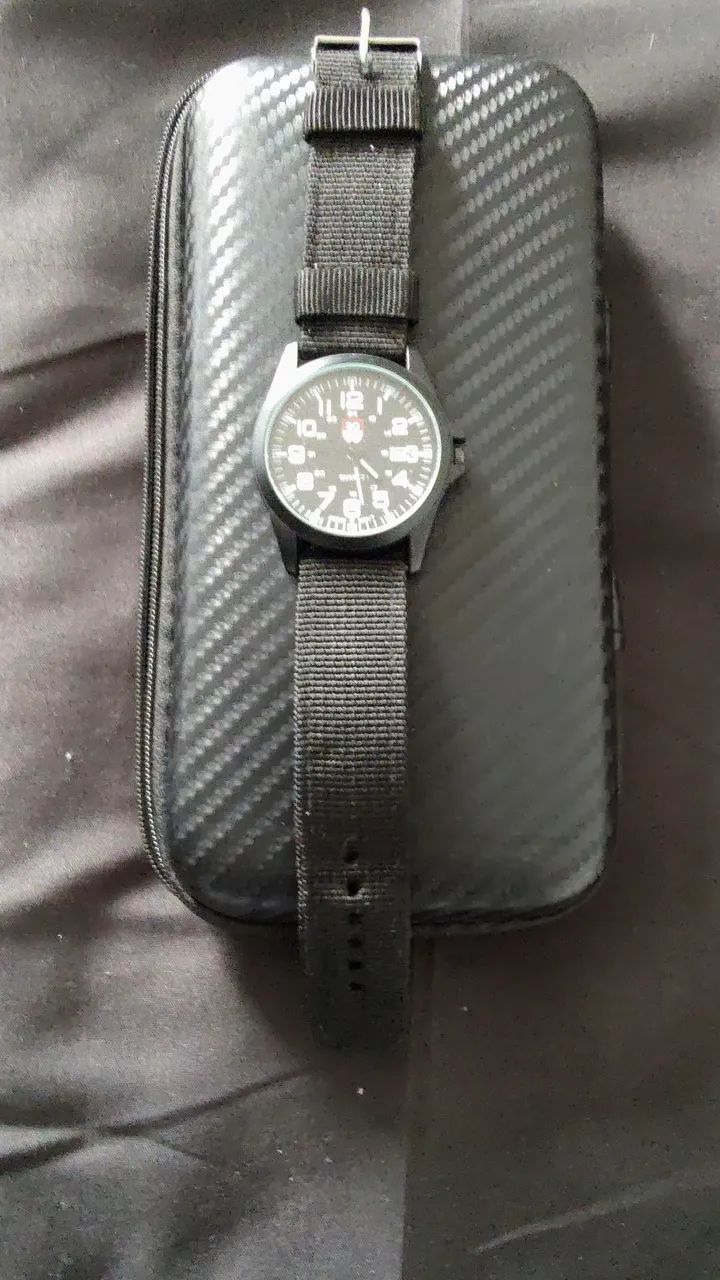 Relógio Fielder SK com pulseira Fielder e máquina japonesa.