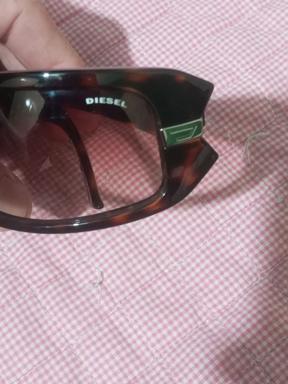 Óculos de sol estiloso Diesel usado uma vez  - Foto 4