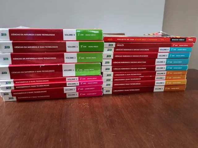 Livros 1 ° Ano do Ensino Médio  - SFB (Sistema Farias de Brito)