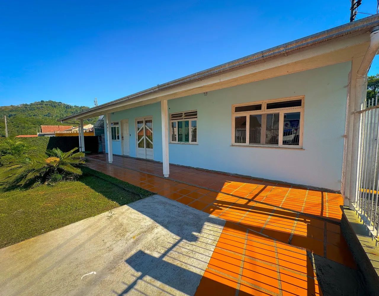 Casa espaçosa com 181m² e ampla área externa - Foto 2
