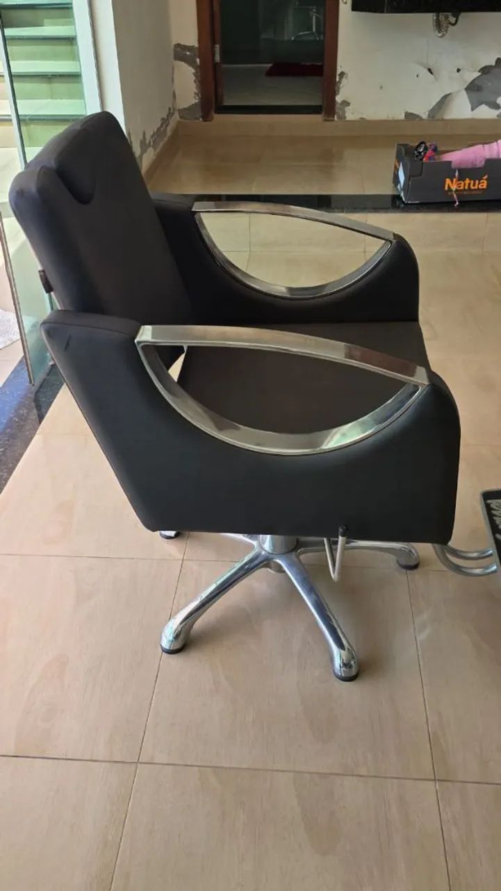 2 Cadeiras de  barbearia terra santa (1100 cada) - Foto 5