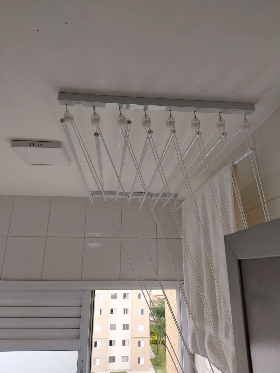 Instalaç ão de Varal de Teto  - Foto 2