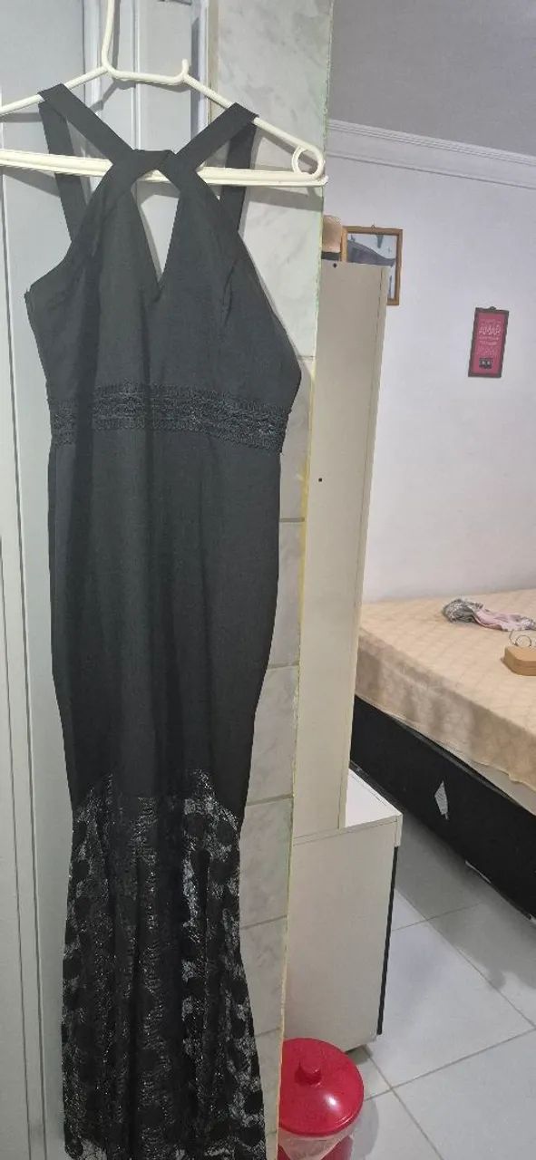 Vestido Longo Preto com Detalhes em Renda - Foto 4