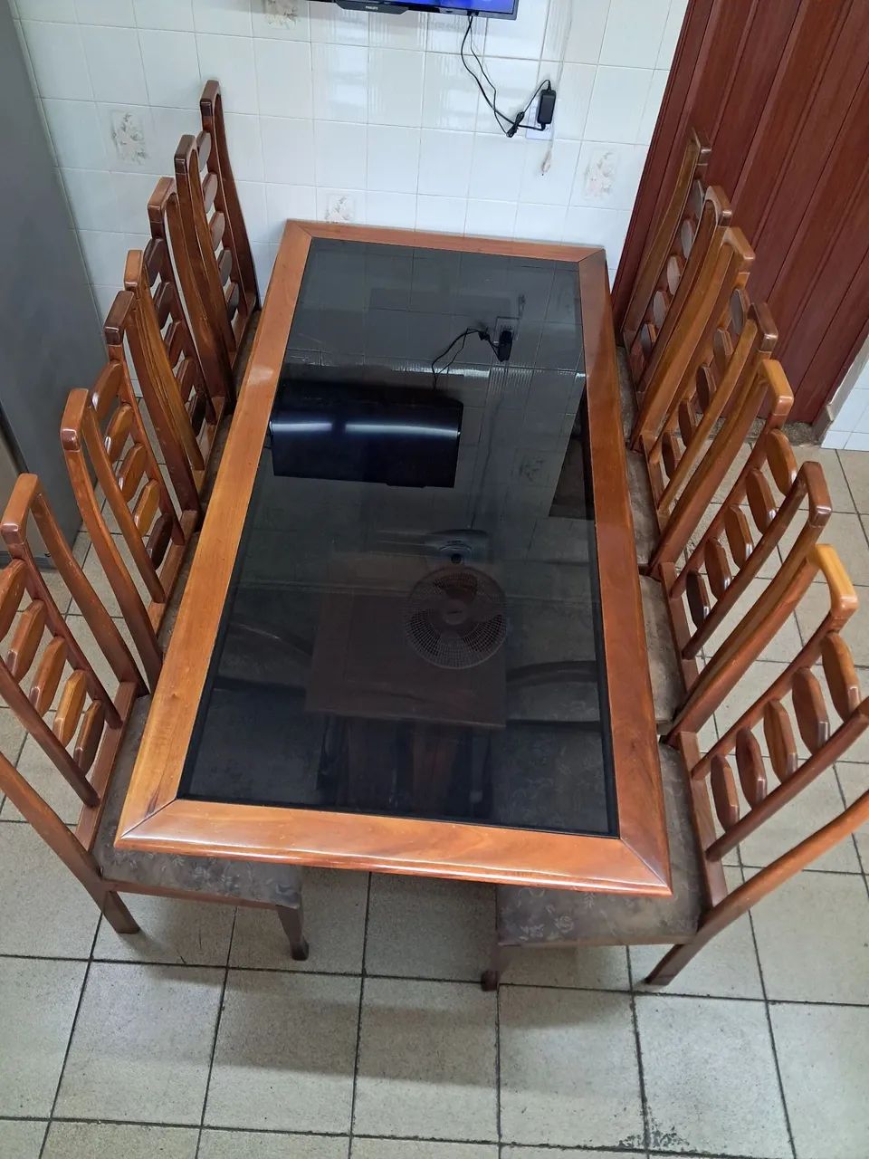 Mesa madeira maciça imbuída com tampo de vidro 2x1MT com 8 cadeiras - Foto 5