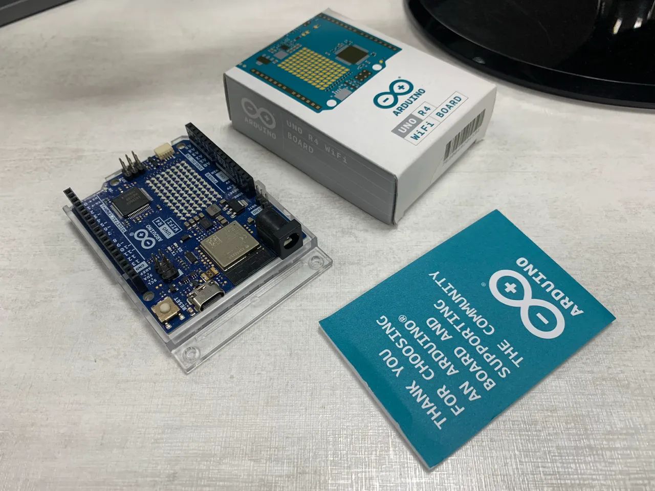 Arduino Uno R4 Wi-Fi - Foto 2