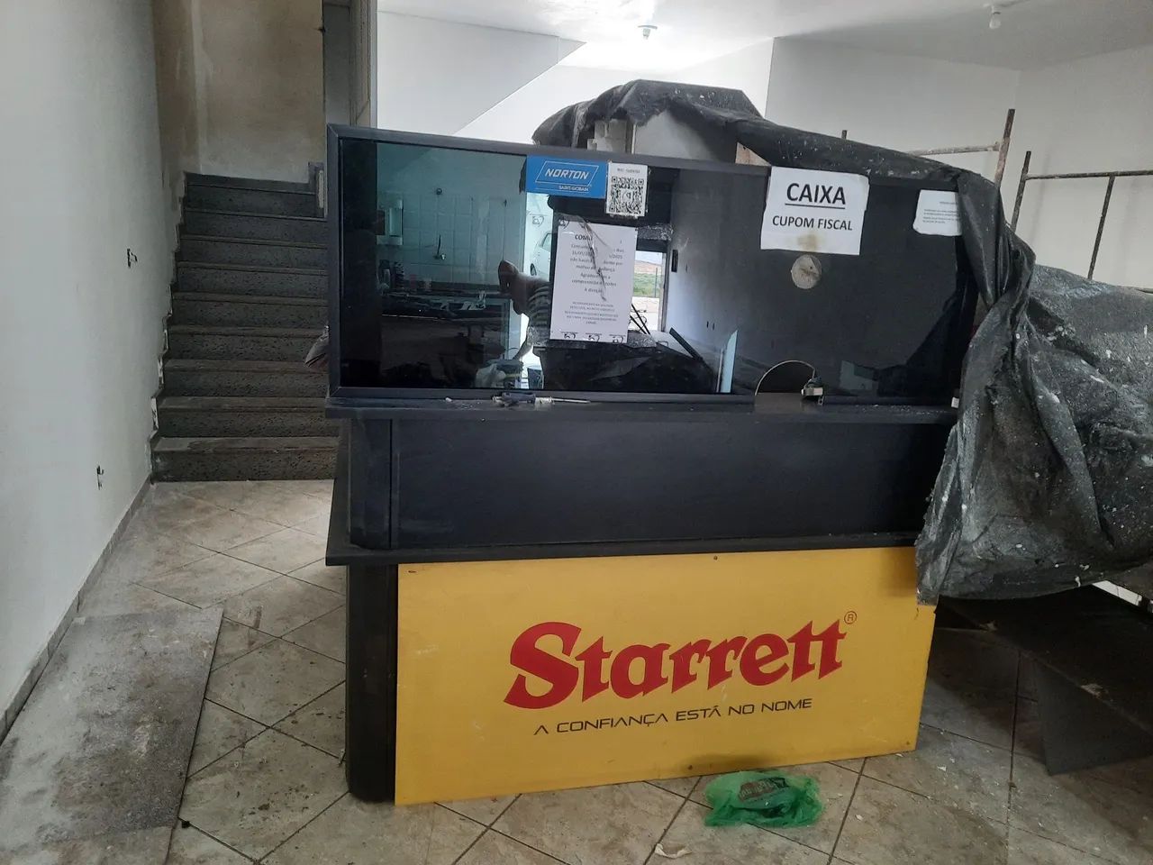 Estruturas 850 reais cada são 15 e balcões  se fizer uma oferta boa fecha o pacote e leva  - Foto 6