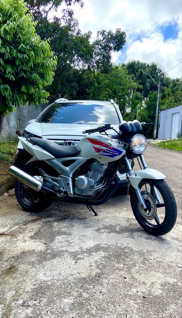 CBX 250 Twister  - Foto 3