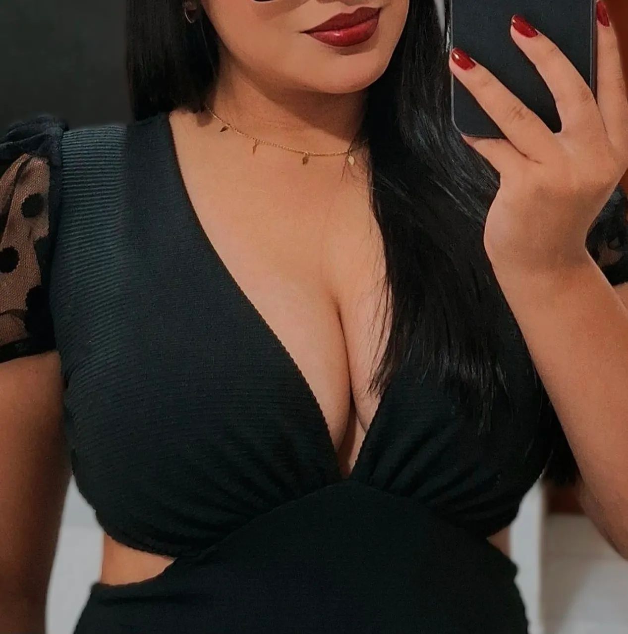 Vestido preto decotado  - Foto 2