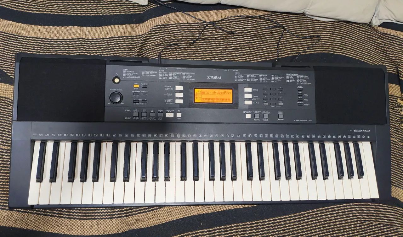 Teclado Yamaha PSR E343