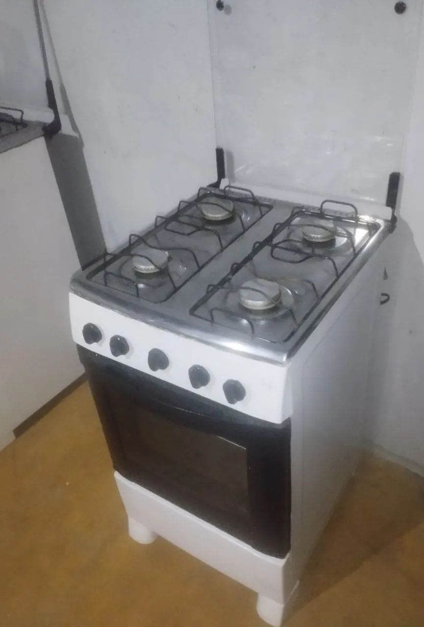 Fogão Itatiaia 4 bocas funcionando normalmente 
