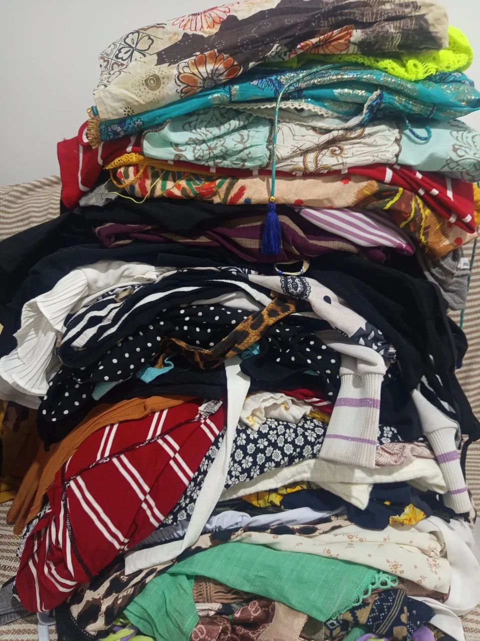 75 peças de roupas semi novas  - Foto 2
