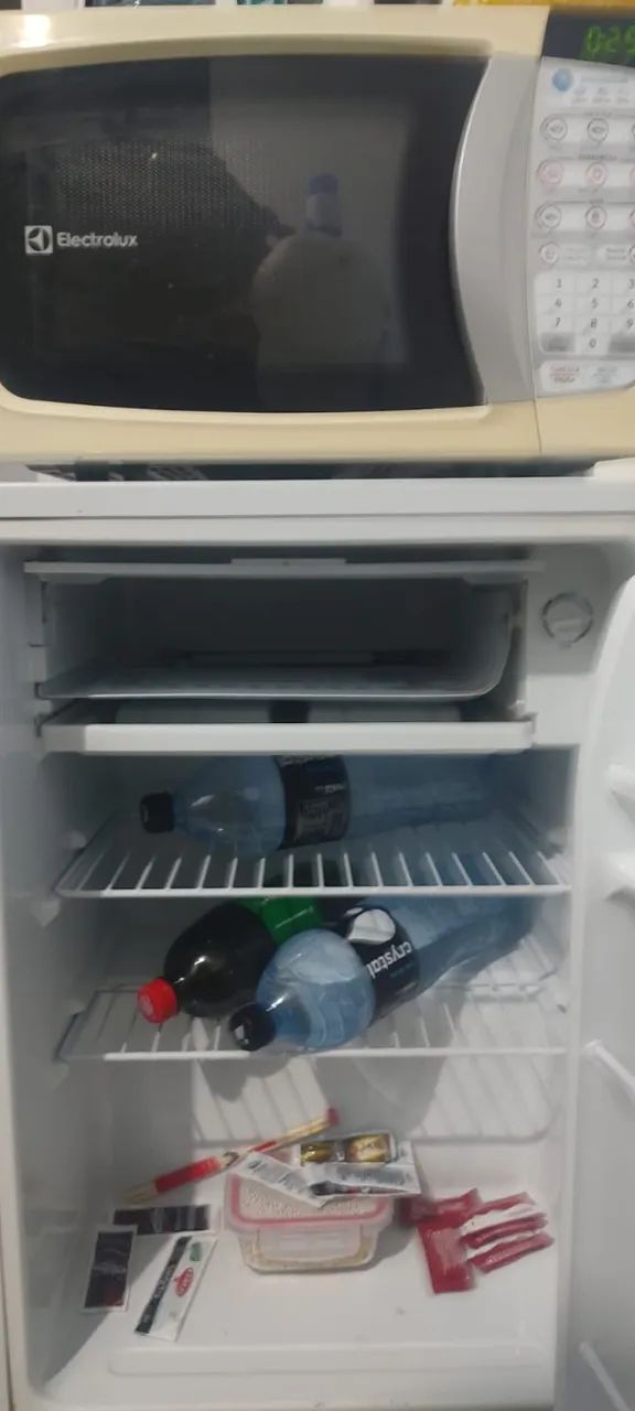 Frigobar Philco PH81, 65 Litros, 6 Niveis, Parcelo, Aceito troca - Foto 4