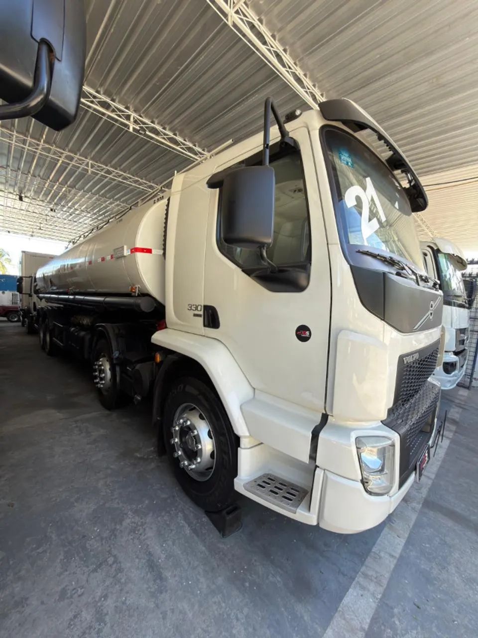 Volvo Vm 330 Ano 2021 c/ Tanque de Comb. para 25.000 L