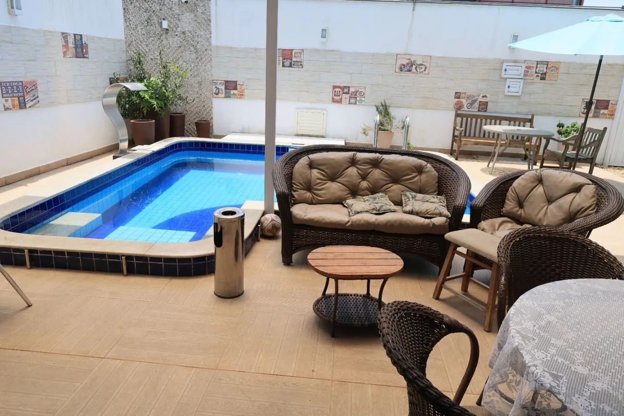 Casa mobiliada com piscina e 4 quartos em Penha - Foto 2