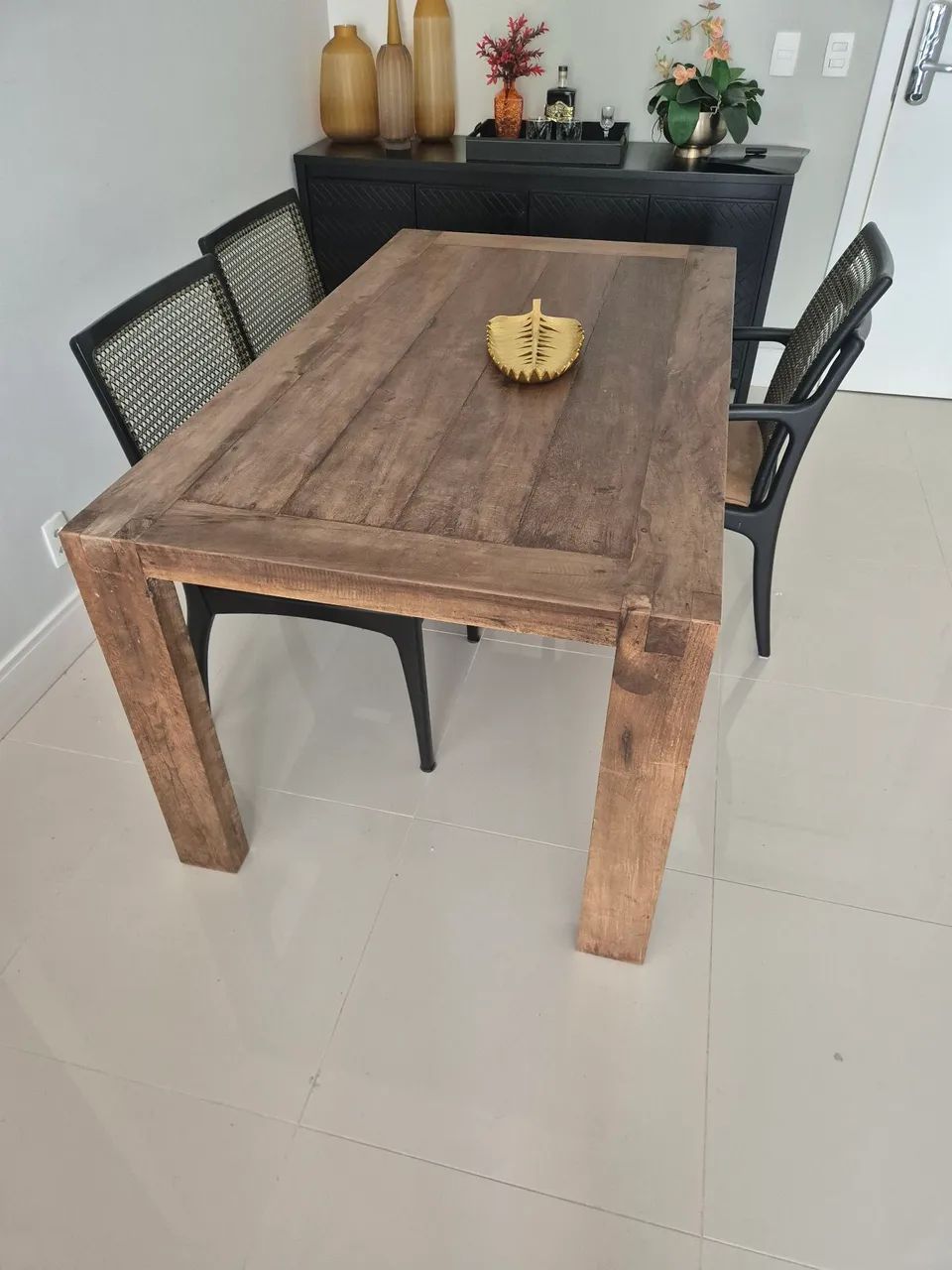 Mesa para sala de madeira