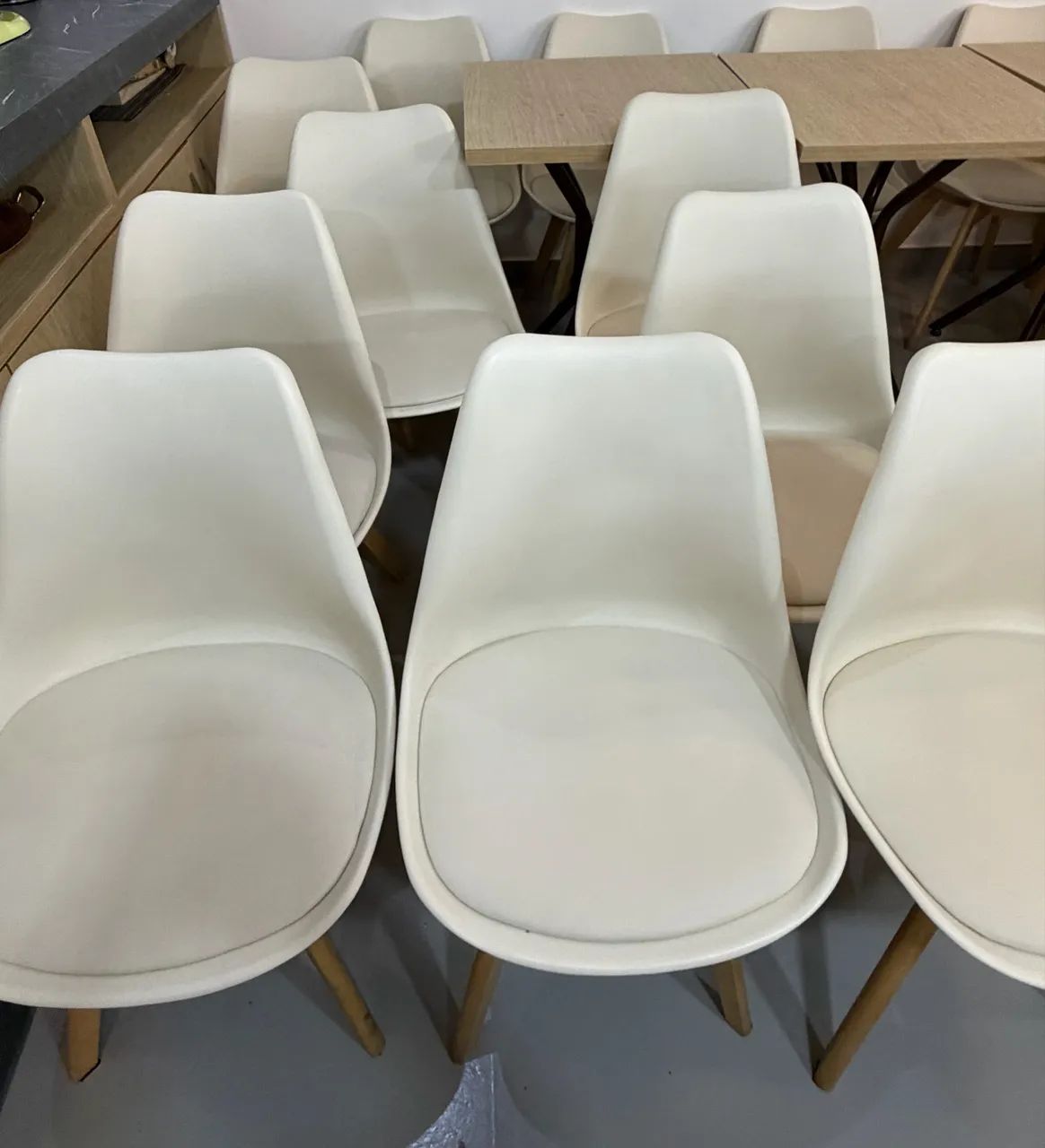 CADEIRAS ESTILO EAMES ESTOFADAS - 16 UNIDADES - Foto 5