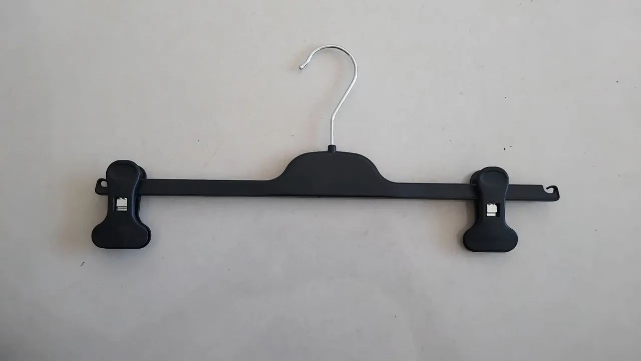 Vendo caixa fechada com 100 cabides - Foto 3