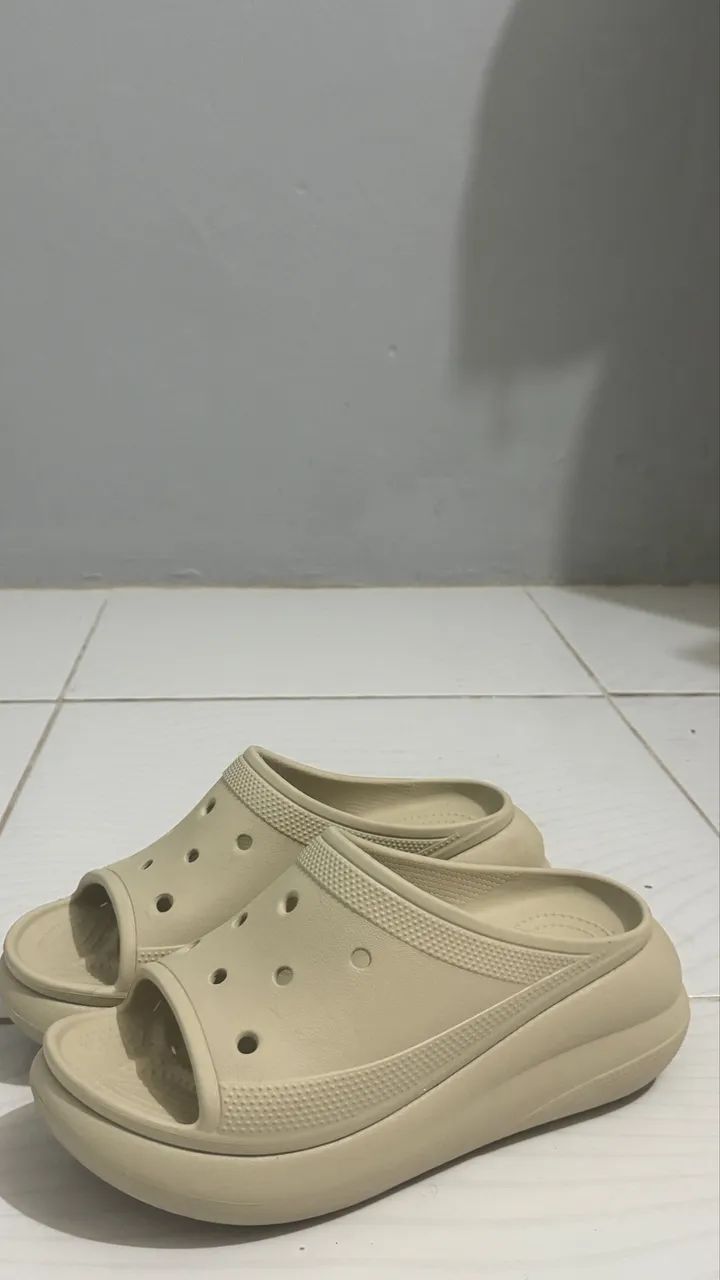 Sandália CROCS CLASSIC CRUSH SLIDE ORIGINAL