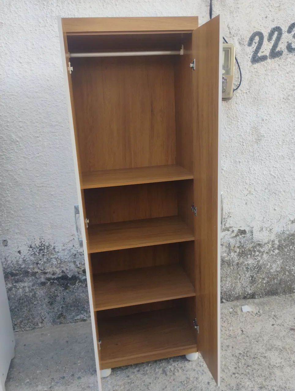 Multiuso / guarda roupa com cabideiro  - Foto 2
