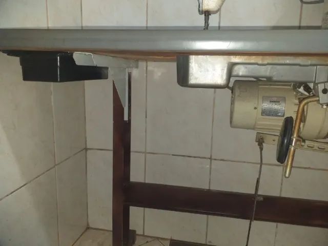 Máquina de costura reta industrial da marca Siruba - Foto 4