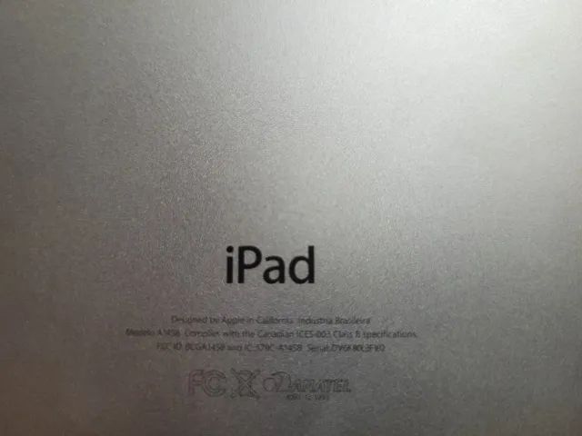 IPad 16Gb 4º Geração com carregador - Foto 2