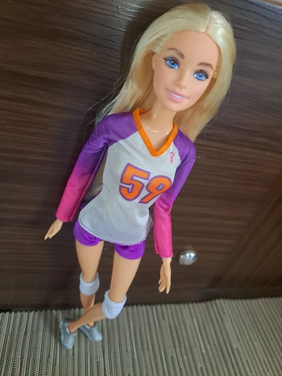 Boneca barbie Vôlei em corpo genérico - Foto 4