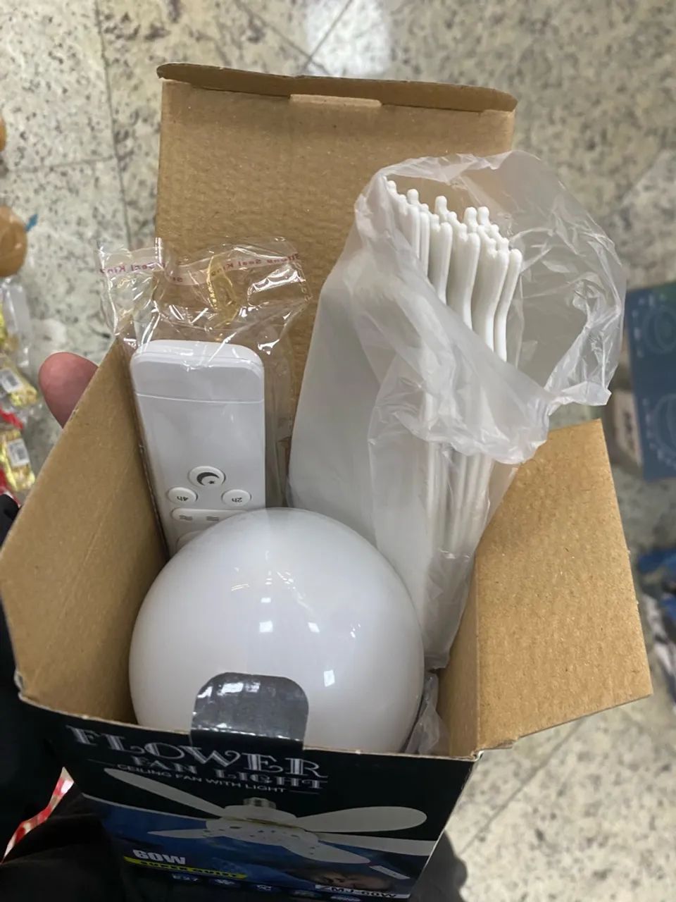 Ventilador com controle e luz inclusa - Foto 2