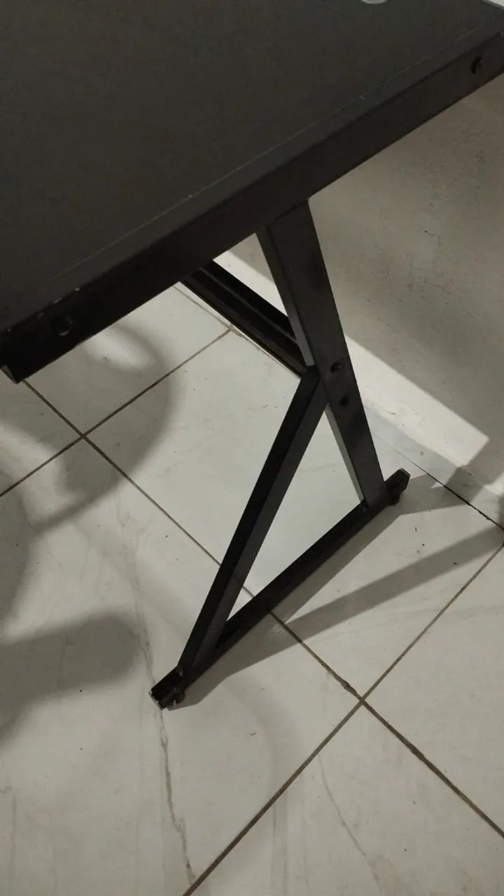 Banca de estudo ou trabalho com tampo de vidro - Foto 4