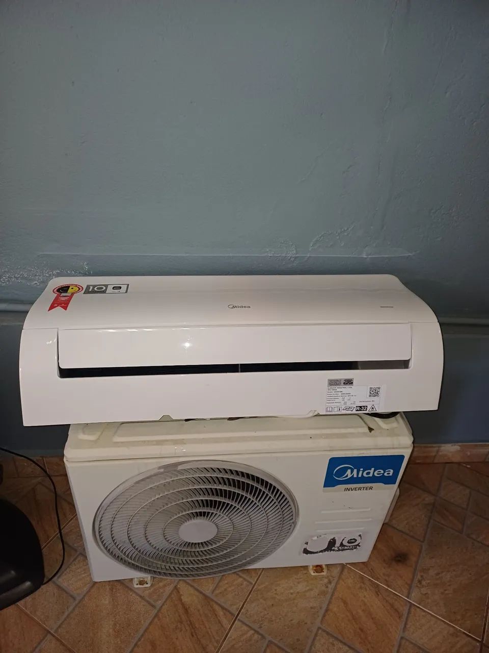 Split Midea 12000 BTUS. INVERTER