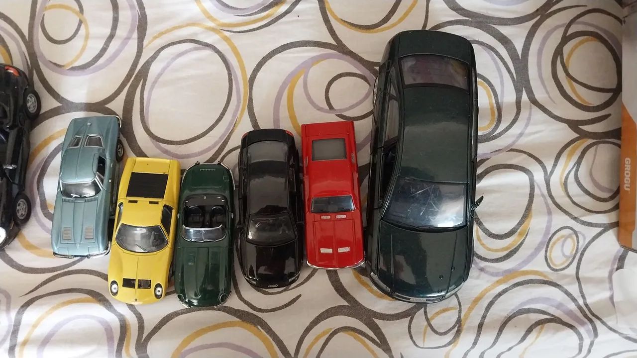  Coleção de carrinhos ferro