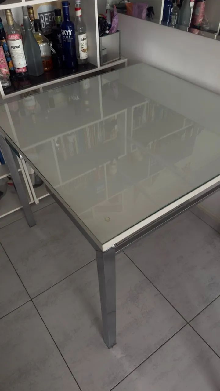 Mesa jantar 4 lugares com vidro temperado 