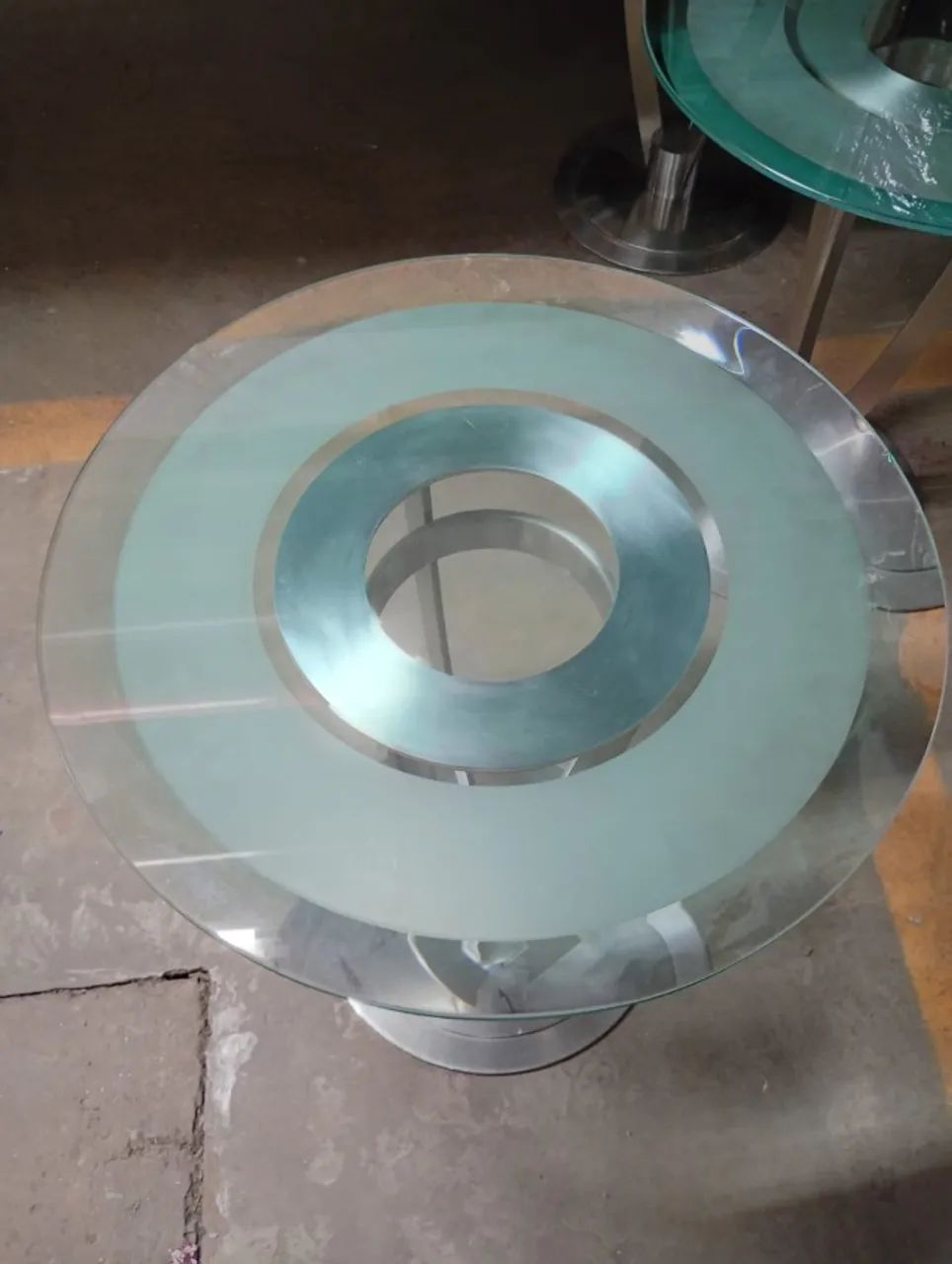 Mesa Lateral Inox Escovado com Vidro Temperado 60cm - Base Tripé Moderna - Foto 4