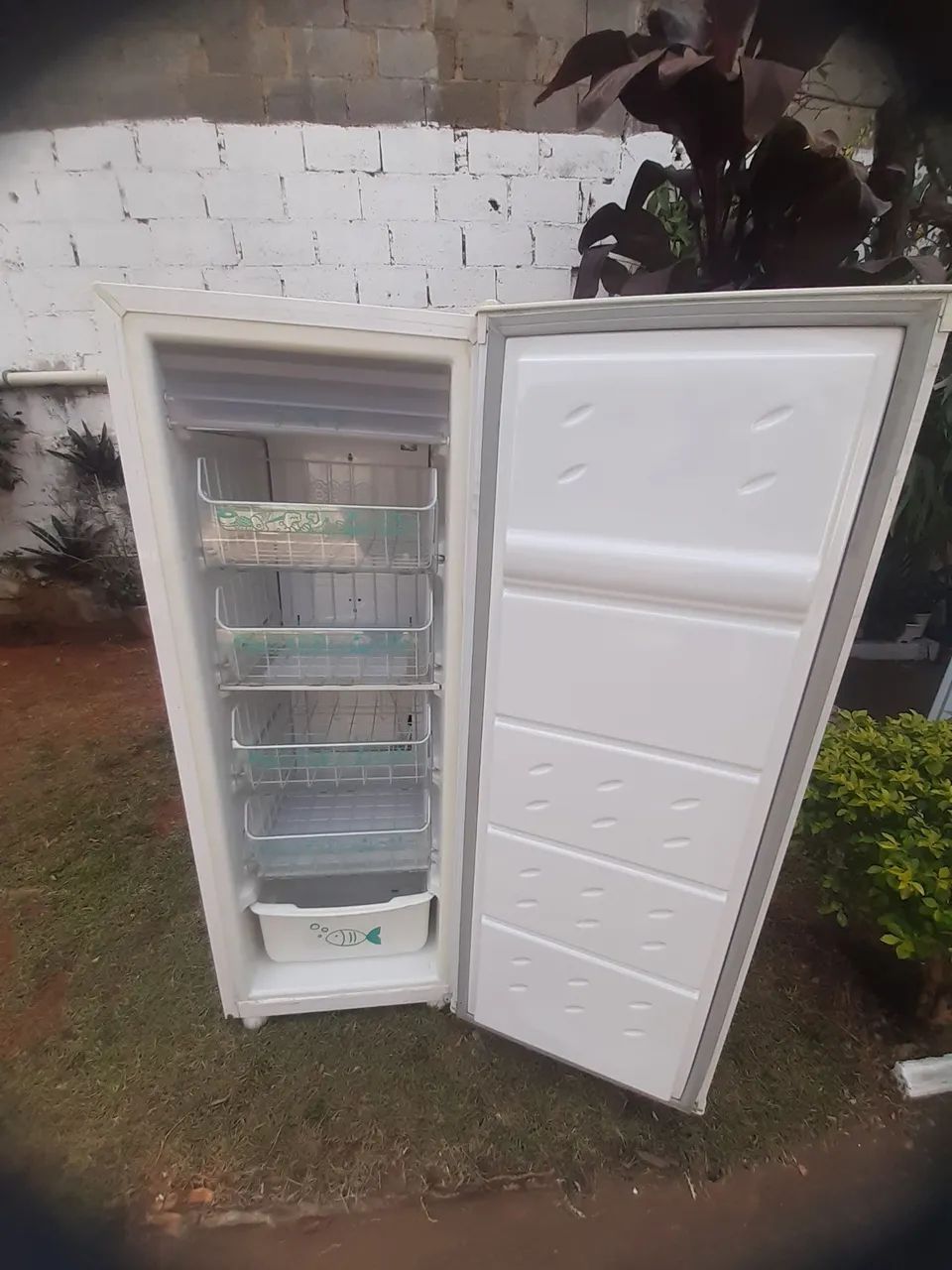 Freezer vertical cônsul 140 litros - Foto 4