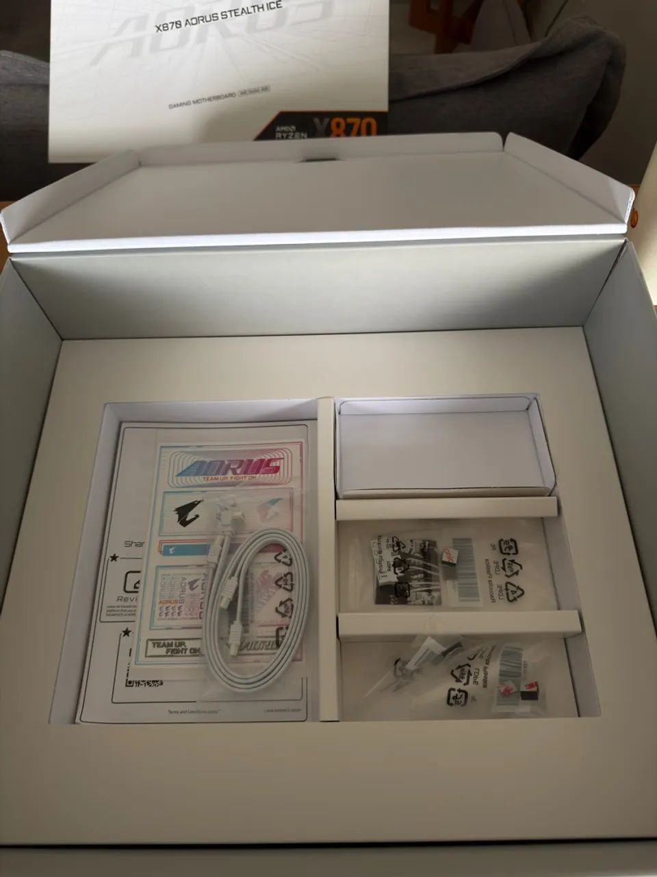PLACA MÃE X870 AORUS STEALTH ICE  - Foto 2