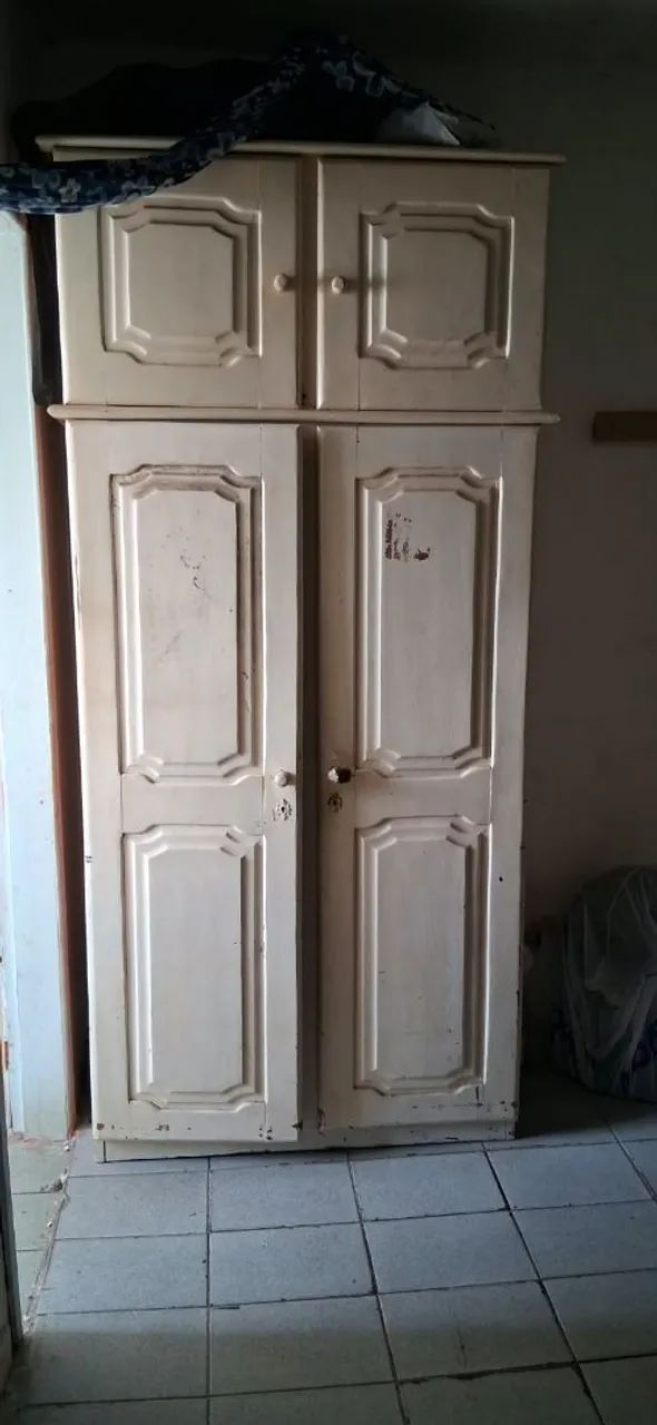Guarda roupa de solteiro 