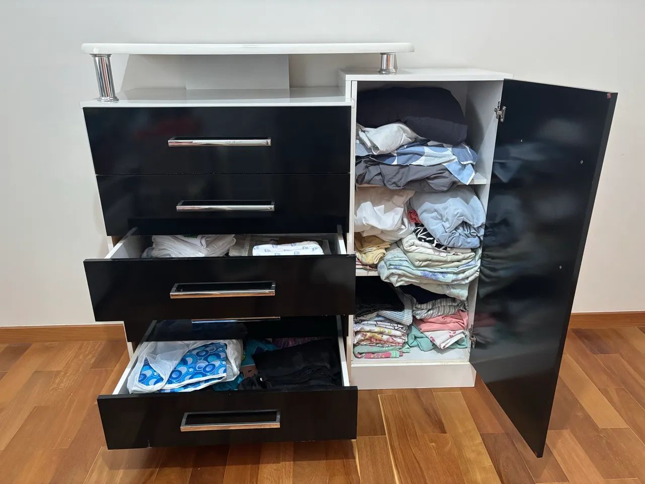 Cômoda grande - entrego em mãos 