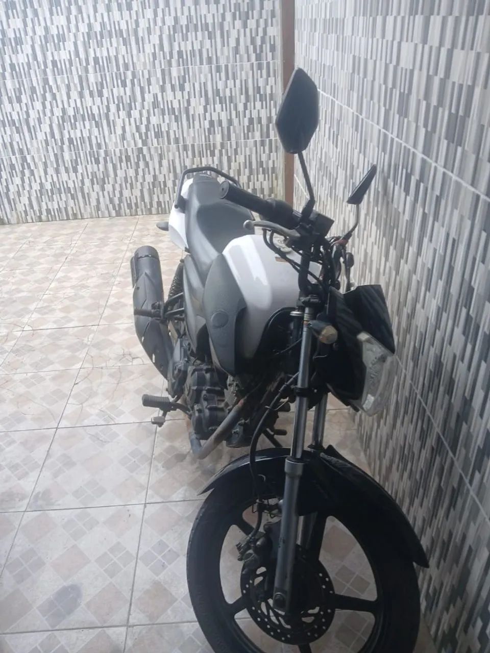 VENDO MOTO 