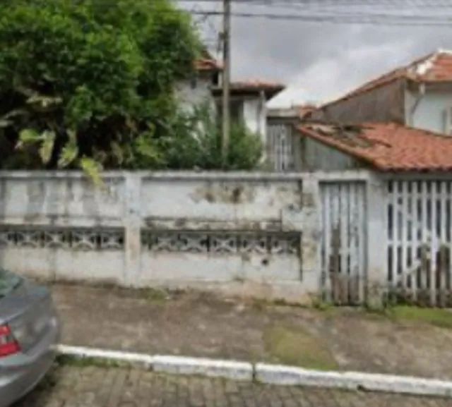 Terreno com casa antiga 