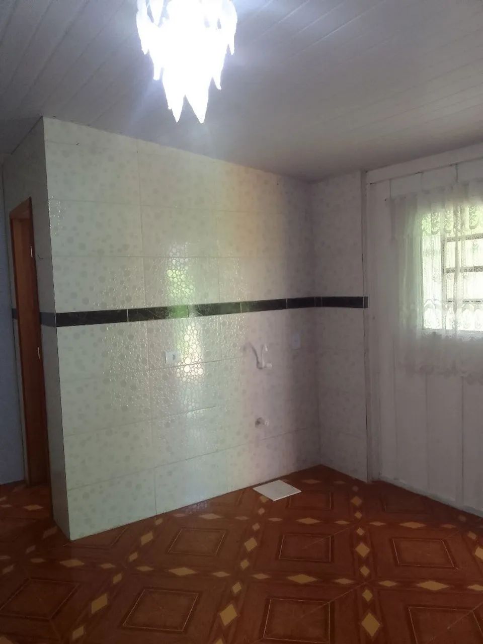 Alugo kitnet peça grande com banheiro - Foto 4
