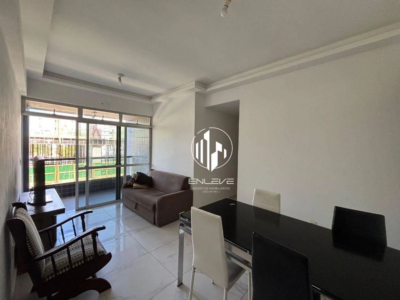 Apartamento com 03 Quartos no Jardim Oceania